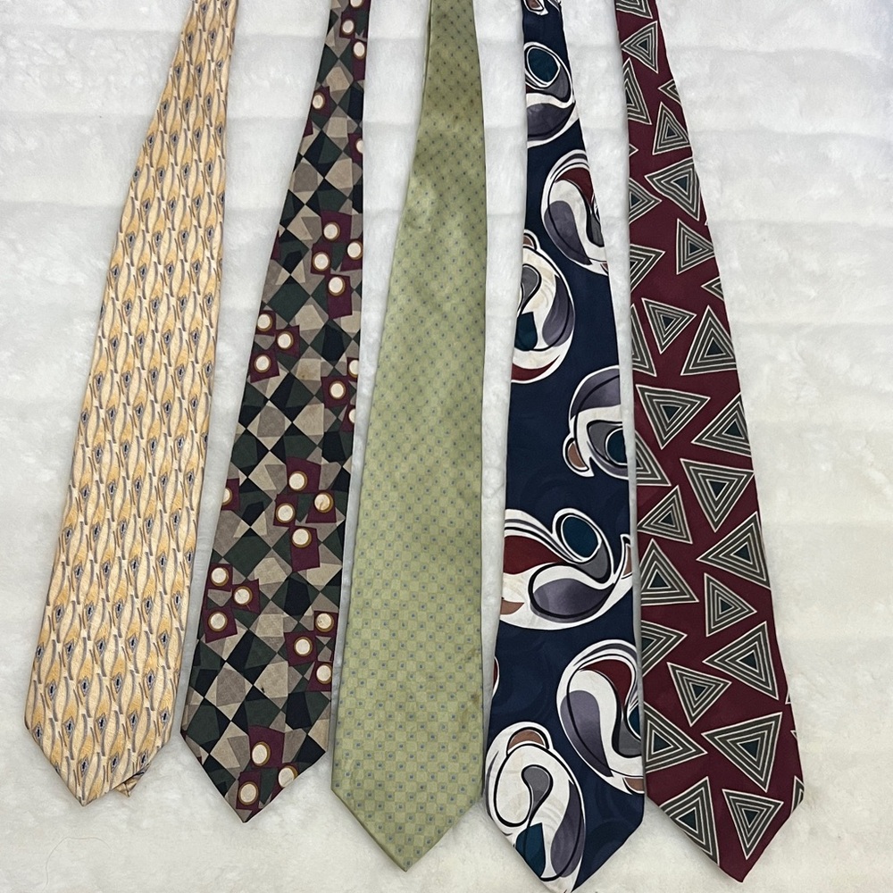 Stylish  bundle of 5 hundred percent SILK Men's Tie Collection